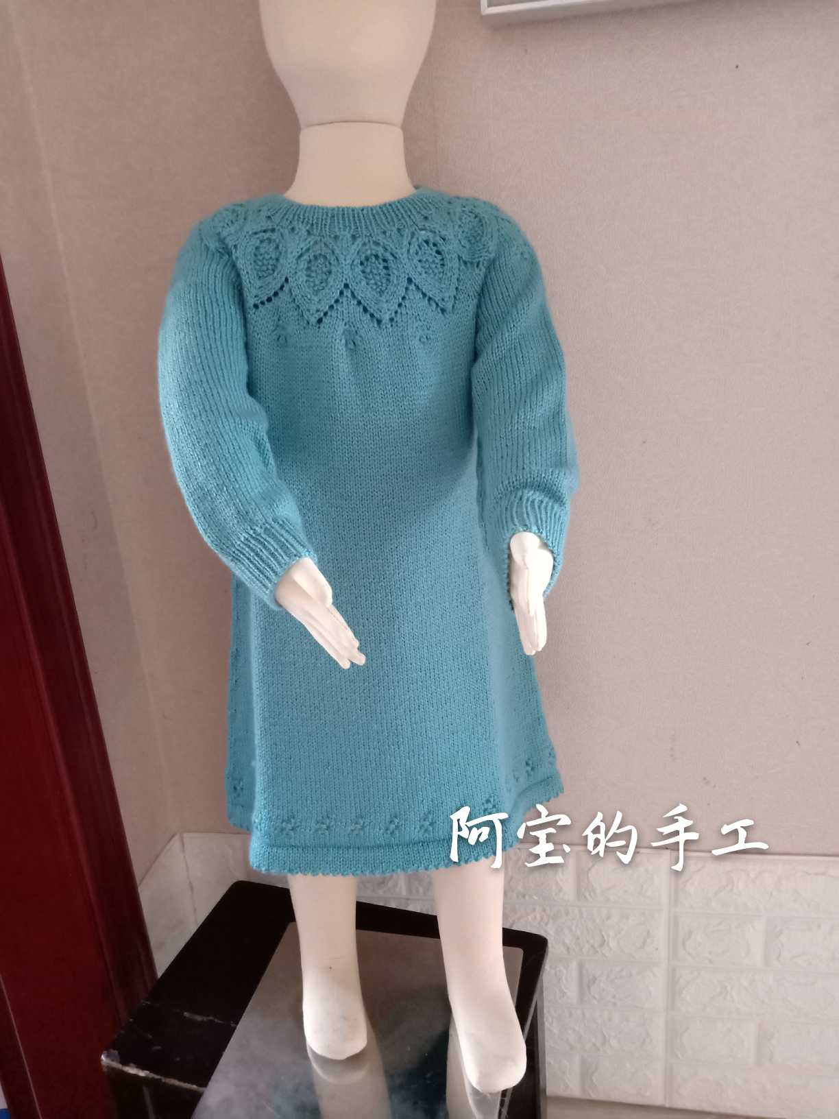手工编织儿童毛衣裙