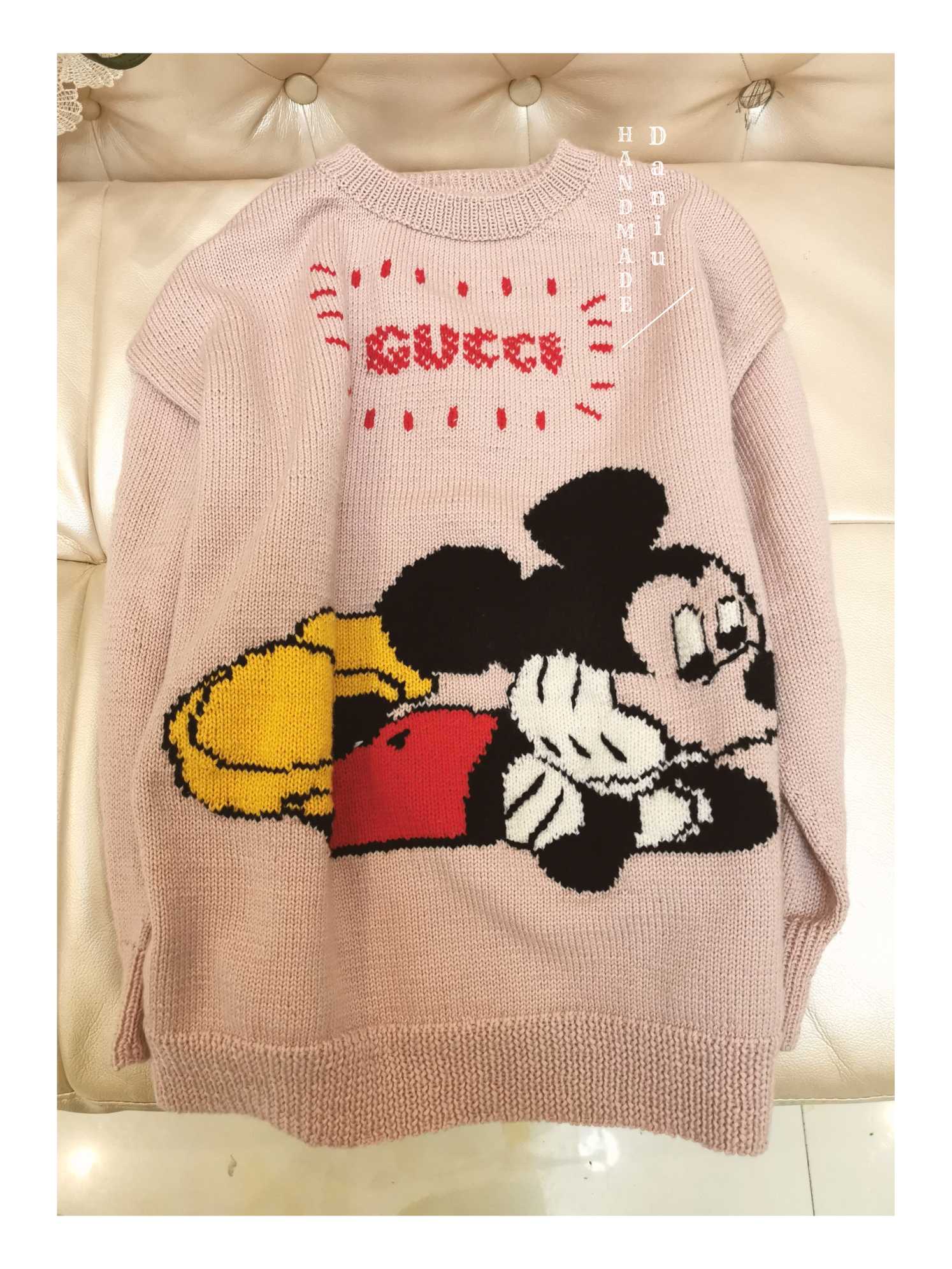 仿一万二的Gucci*Disney联名款女士棒针卡通图案套头毛衣