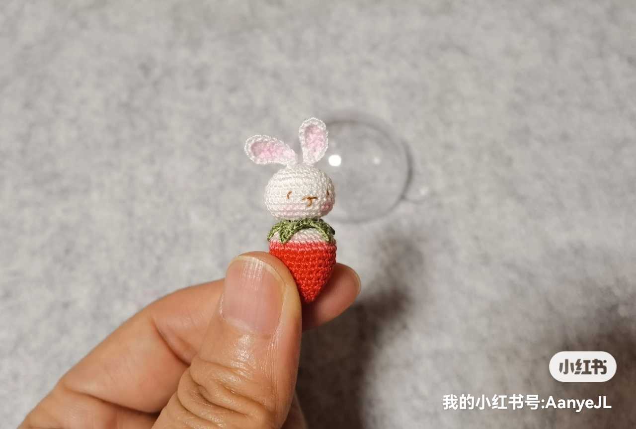 钩针草莓兔
