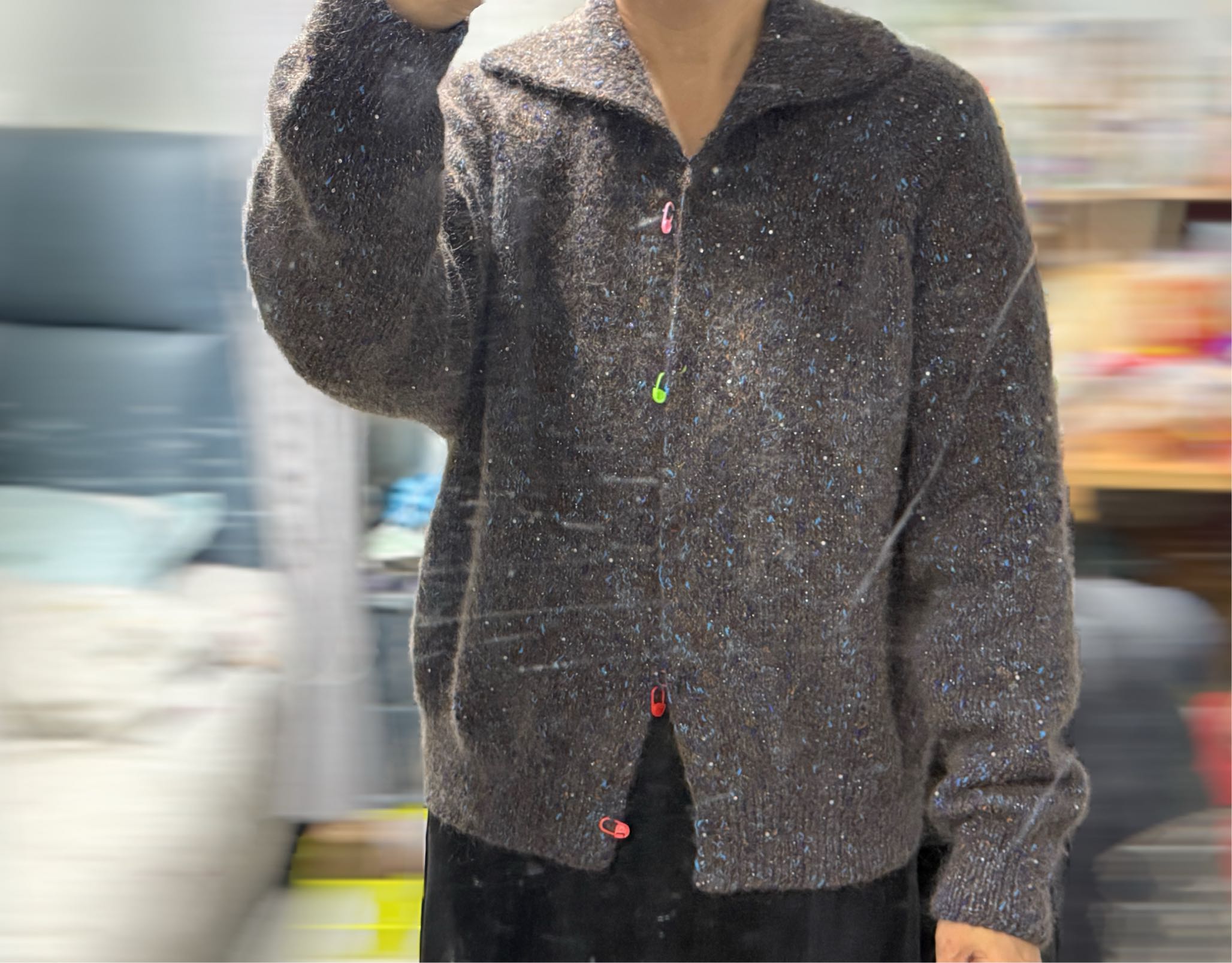 咖啡色彩点亮丝微弹马海毛翻领开衫